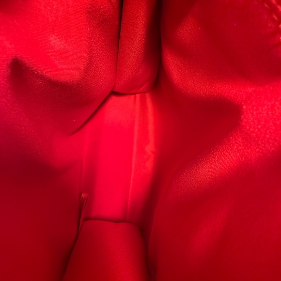 NEW! Giorgio Armani Red Cosmetic Bag with Samplers - Picture 7 of 7